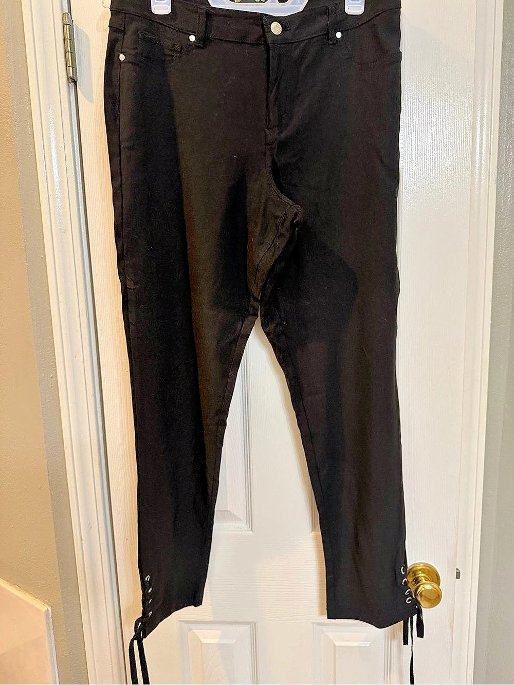 like an angel Black Lace-Up Ankle Leggings Size 2X Like New